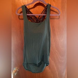 EUC lululemon free to be wild tank Sz 6
